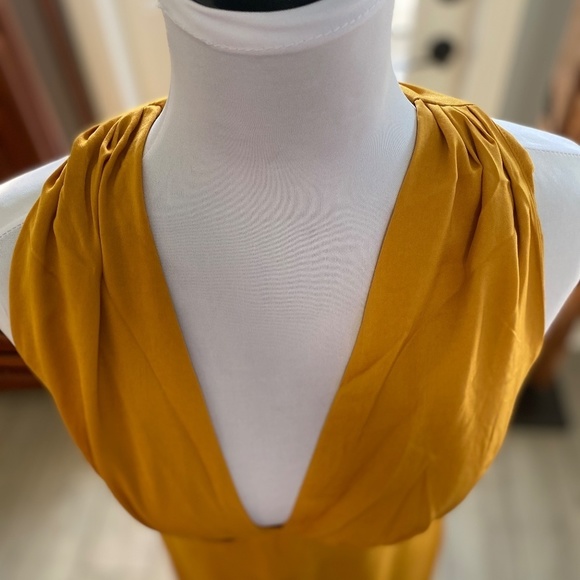 Banana Republic Halter Maxi Dres,  Size 4 - Picture 9 of 15